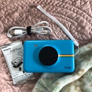 blue POLAROID snap camera, like-new